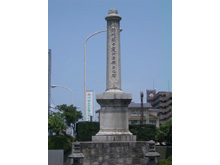 津幡駅開設に尽力した「庭田次平」の碑
