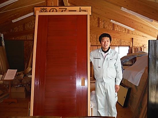 建具（森のアート漆塗り板戸）の画像